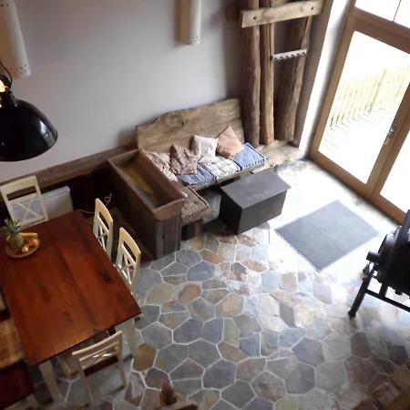 아파트 Hof Georgenhoehe 뤼헨